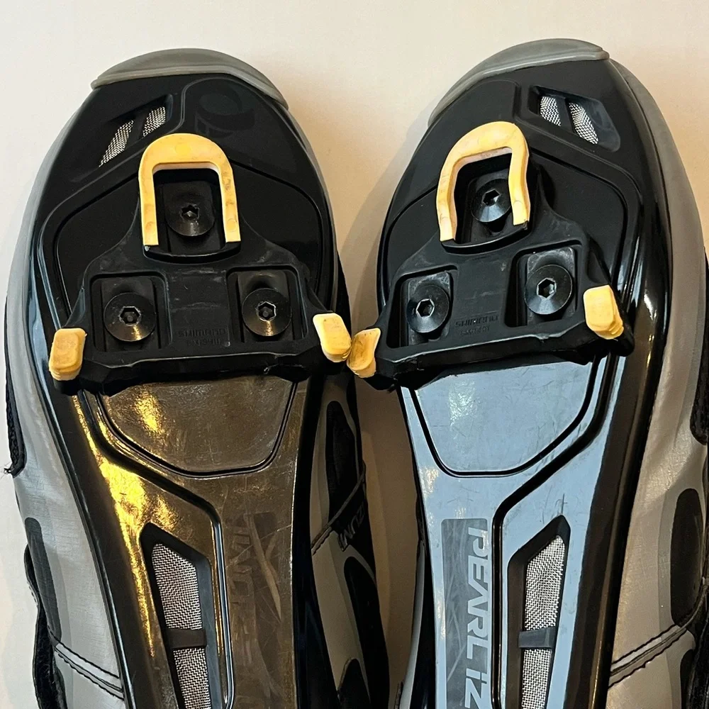 Pearl Izumi Women’s Select Rd IV Black Gray Low Profile Cleats Cycling shoes 42